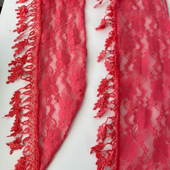 Beautiful Lace Corral Scarf/wrap. - Picture 2 of 3